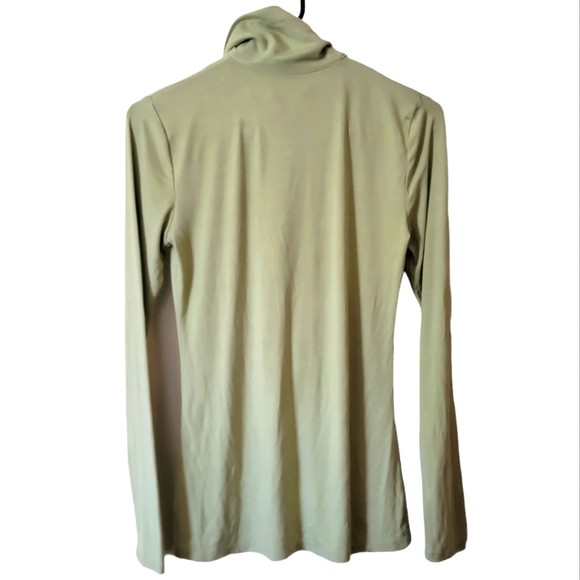 Capsule 121 light green zeta 1/2 zip top nwt size xs - Picture 2 of 6